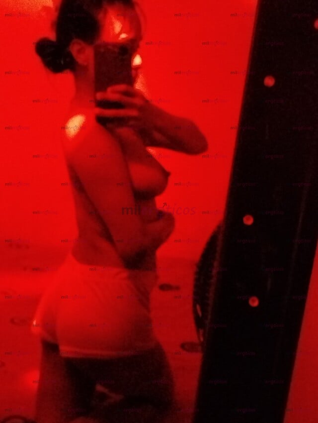 FOTOS DE TU DAMITA BIEN ARRECHITA Y ESTRECHITA SERVICIO CON MASAJE.