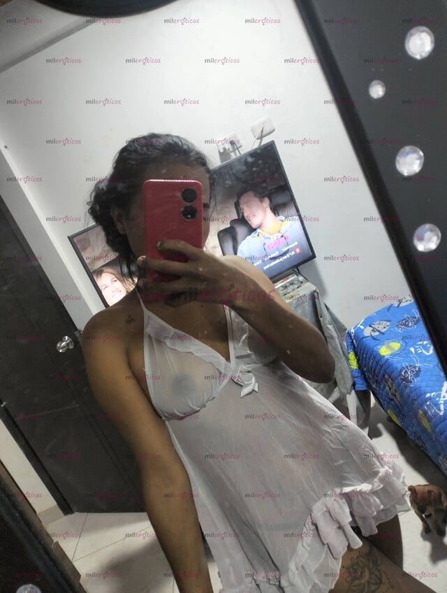 FOTOS DE TU DAMITA BIEN ARRECHITA Y ESTRECHITA SERVICIO CON MASAJE.