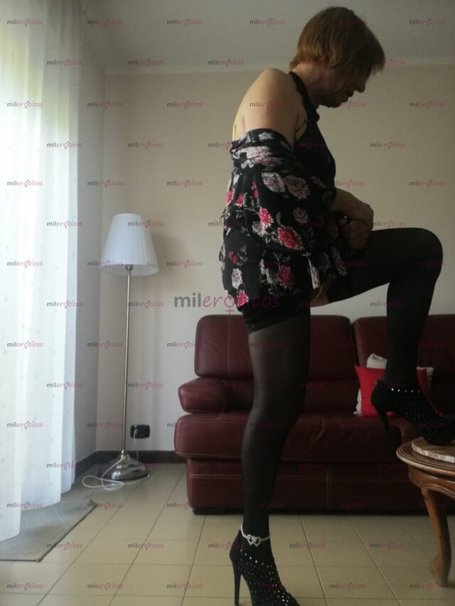 FOTOS DE BELLA TRAVESTITA MOLTO FEMMINILE E SEMPRE VOGLIOSA
