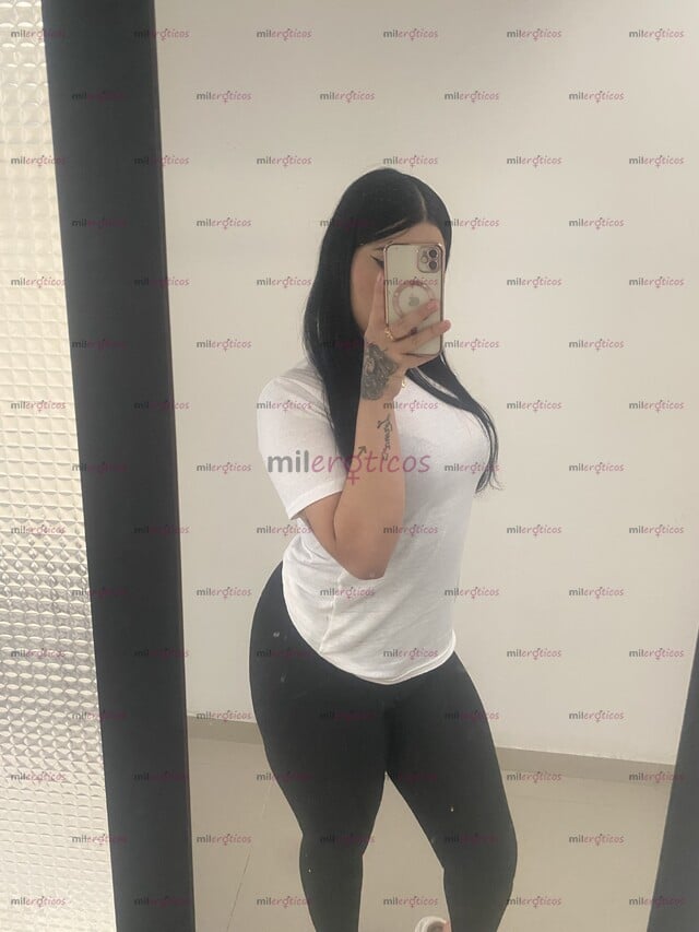 FOTOS DE DELICIOSA PEREIRANA BLANQUITA CON UNA GRAN VAGINA