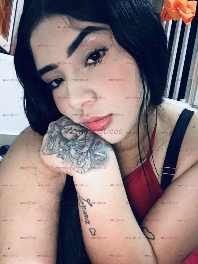 FOTOS DE DELICIOSA PEREIRANA BLANQUITA CON UNA GRAN VAGINA