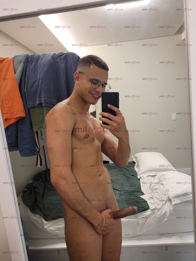FOTOS DE HOMBRE BRASILEÑO MUY CALIENTE Y LLENO DE ENERGÍA.