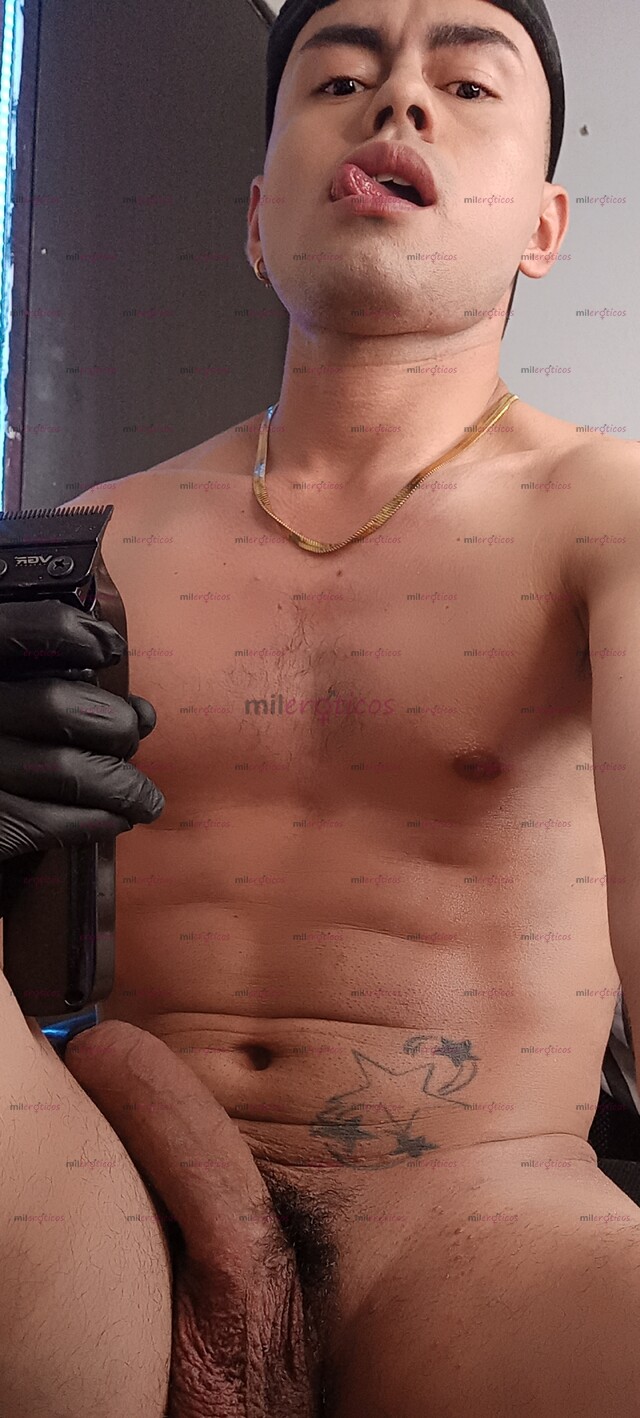 FOTOS DE UN SERVICIO DIFERENTE BARBERO HOT EN TU DOMICILIO