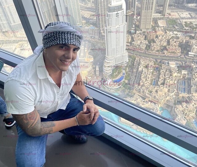 FOTOS DE POCOSDIAS MODELO GUAPO , DOTADO 20 CM Y CARIÑOSO NICOLA