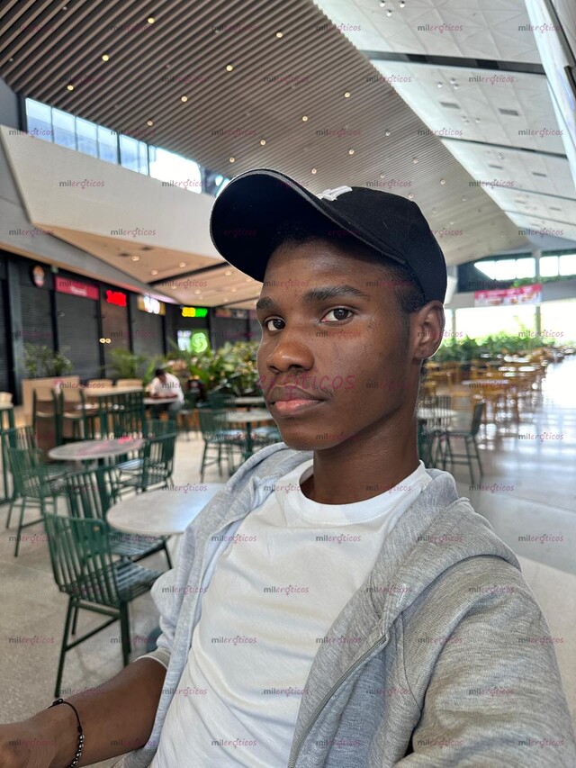 FOTOS DE SOY UN CHICO VERGON NALGON Y MUY CALIENTE