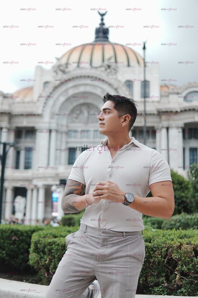 FOTOS DE POCOSDIAS MODELO GUAPO , DOTADO 20 CM Y CARIÑOSO NICOLA