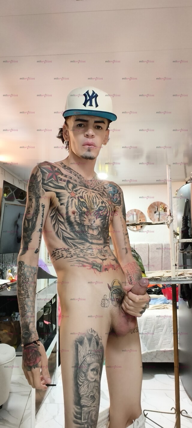 FOTOS DE FLACO VERGON ACTIVO BLANCO TATUADO MORBOSO