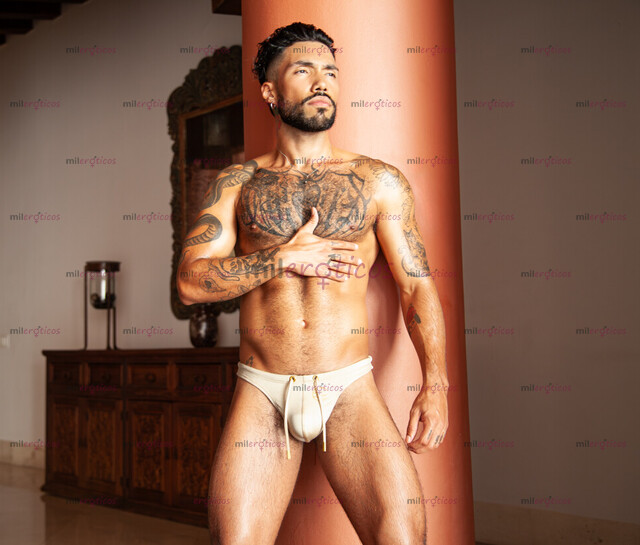 FOTOS DE HIBROCALIDO ACTIVO, TATUADO MORENO Y PELUDO CON VERGA GRUESA