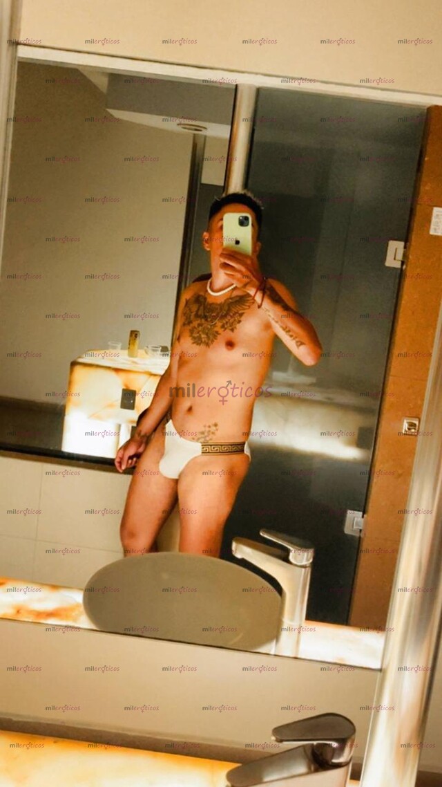 FOTOS DE NUEVO ALEXIS MORENO CALIENTE JOVEN NALGÓN Y CON UNA RICA VERGA CON MUCHA LECHE