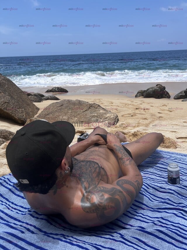 FOTOS DE HIBROCALIDO ACTIVO, TATUADO MORENO Y PELUDO CON VERGA GRUESA