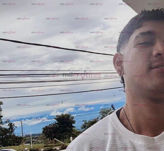 FOTOS DE LLANERO HOT 21 CM GRUESO DE MENTE ABIERTA Y ATIENDO PAREJAS