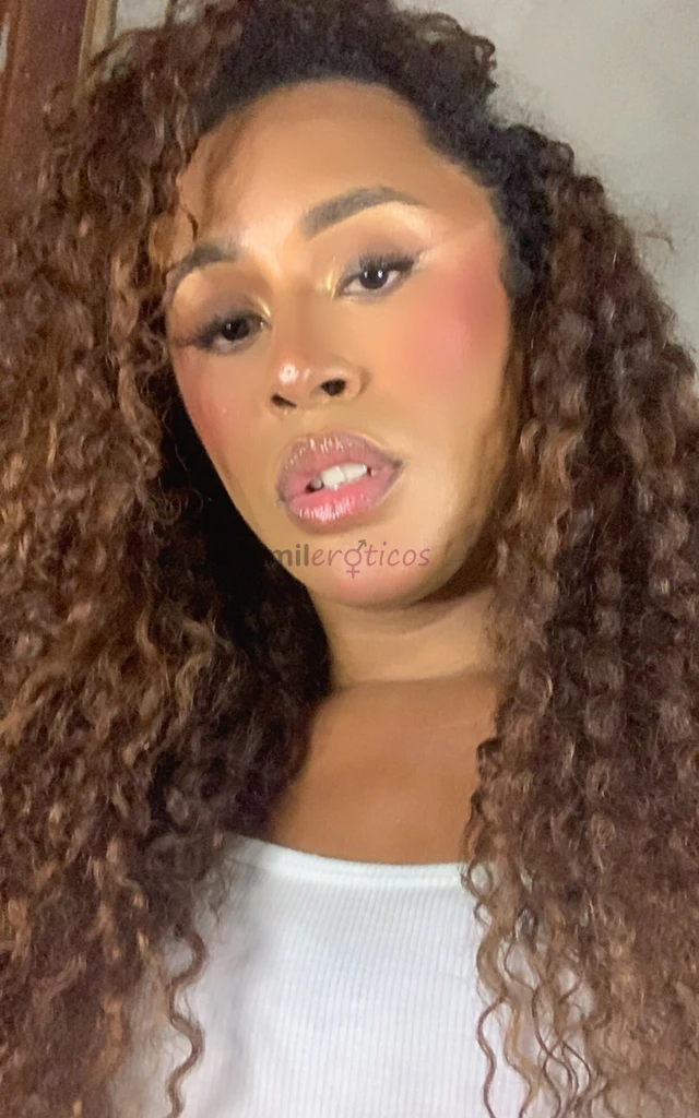 Comigo cada encontro se transforma em um momento exclusivo sou cacau acompanhante de luxo refinada e envolvente a mistura perfeita entre sensualidade...