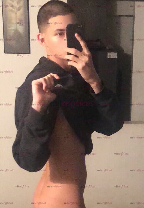 FOTOS DE FLACO ALTO CARISMÁTICO CON SUS SEXYS MOVIMIENTOS