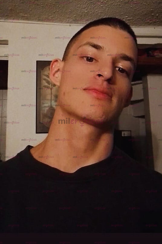 FOTOS DE FLACO ALTO CARISMÁTICO CON SUS SEXYS MOVIMIENTOS