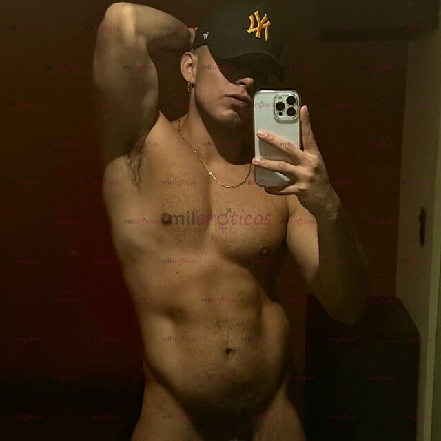 FOTOS DE CHACAL VARONIL CON RICO CULO Y VERGA, TE HARE PASAR UN MOMENTO SUPER RICO