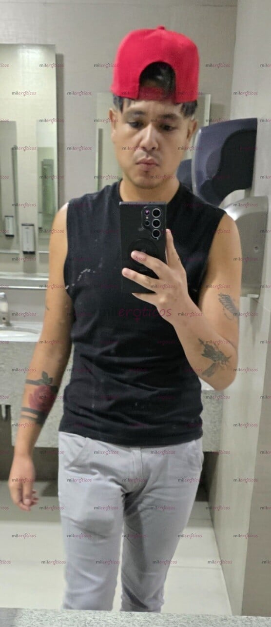 FOTOS DE ACTIVO , (CON GUSTO A QUE ME DEN BESO NEGRO Y LAMIDAS DE PEZONES)