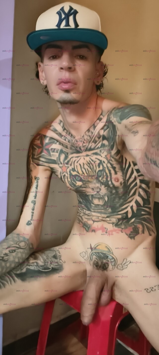 FOTOS DE FLACO BLANCO TATUADO ACTIVO VERGON MORBOSO