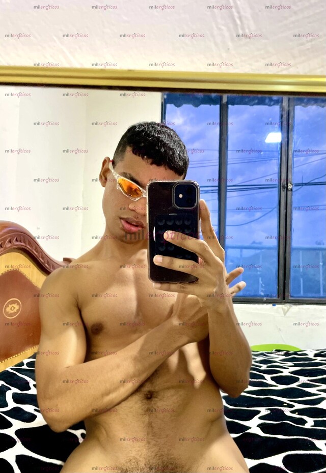FOTOS DE JOVEN VERSÁTIL PASIVO COMPLACIENTE SERIO DISCRETO AGUANTADOR 3216506681
