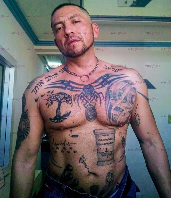 FOTOS DE SOY UNA VERGA PARA COGER Y MI PITOTE ES GRUESO, TATUADO Y POTENTE.