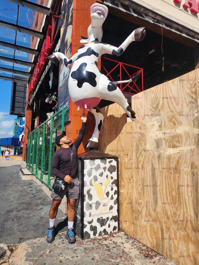 FOTOS DE CUBANO CALIENTE RECIEN LLEGADO A CANCUN!