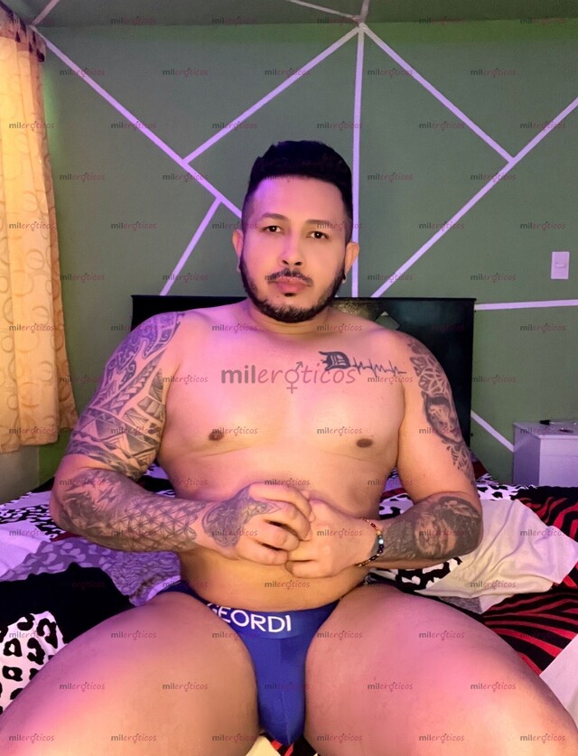 FOTOS DE SERVICIO PLACENTERO. MASCULINO SERIO Y COMPLACIENTE