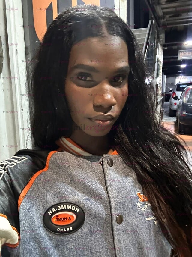 FOTOS DE CHICA NEGRA TRANS VERGONA Y NALGONA MUY SEXY Y CALIENTE