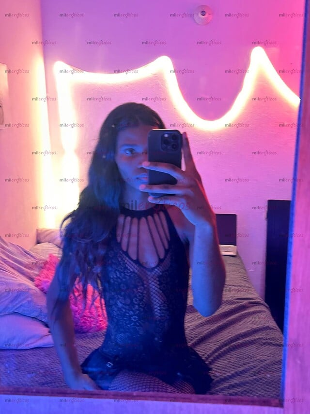 FOTOS DE CHICA NEGRA TRANS VERGONA Y NALGONA MUY SEXY Y CALIENTE
