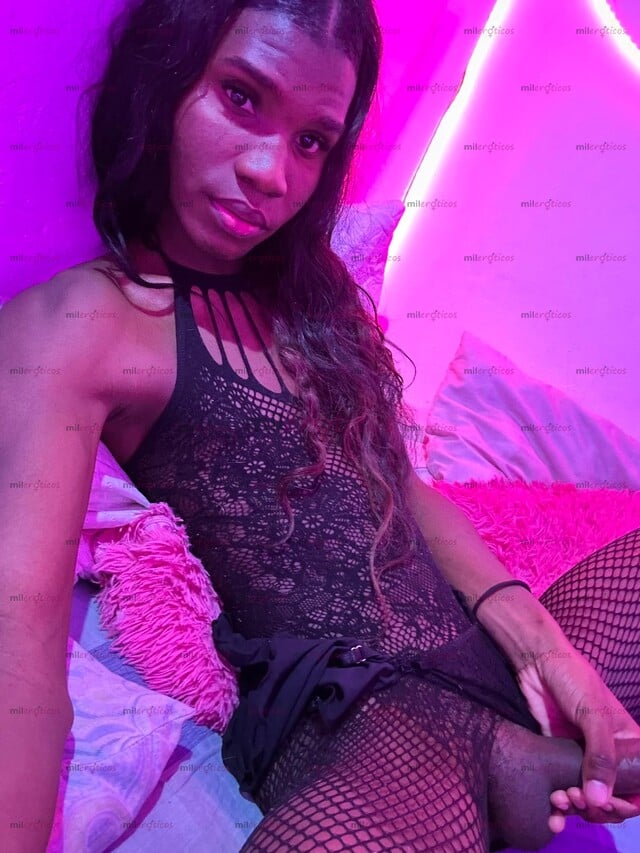 FOTOS DE CHICA NEGRA TRANS VERGONA Y NALGONA MUY SEXY Y CALIENTE