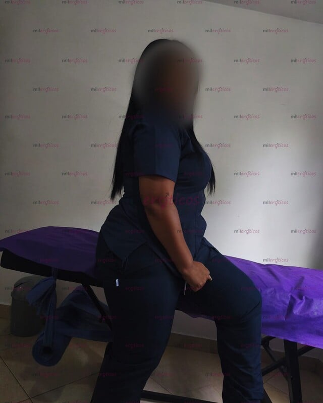 FOTOS DE SAMANTHA COSMETÓLOGA EXPERTA EN MASAJES Y RELAJACIÓN