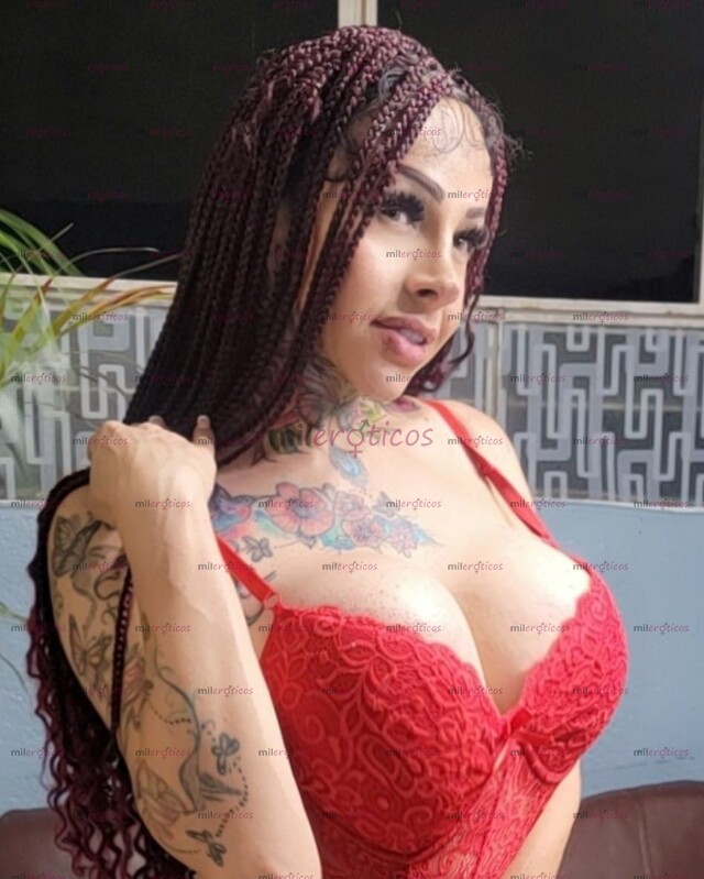 FOTOS DE 2000 COLOMBIANA ANDREA ACTIVA DOMINANTE LLENA DE LECHE