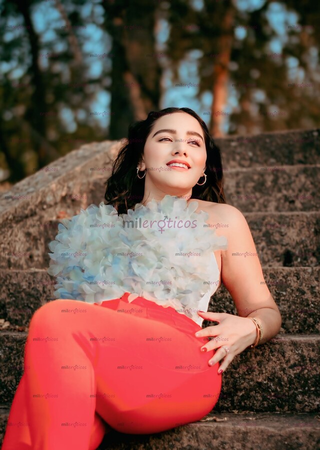 FOTOS DE CHAVA NALGONA Y NATURAL LISTA PARA COMPLACERTE SIEMPRE