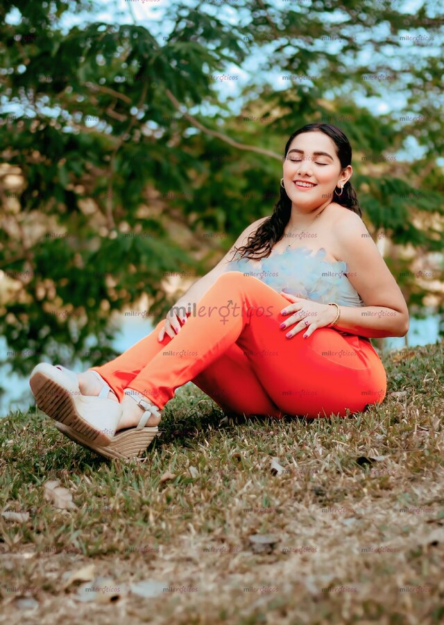 FOTOS DE CHAVA NALGONA Y NATURAL LISTA PARA COMPLACERTE SIEMPRE