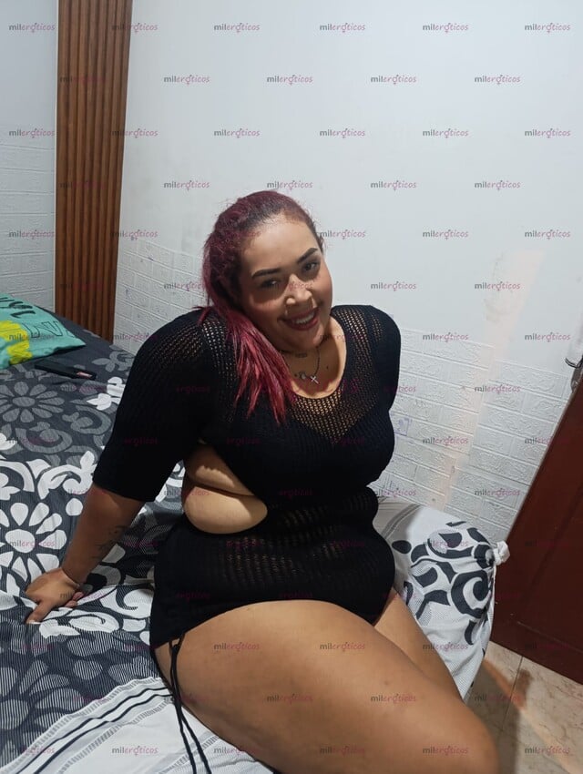 FOTOS DE HOLA ES MÍA ARRECHA Y BIEN CALIENTE VEN PARA COMPLACETE RICO