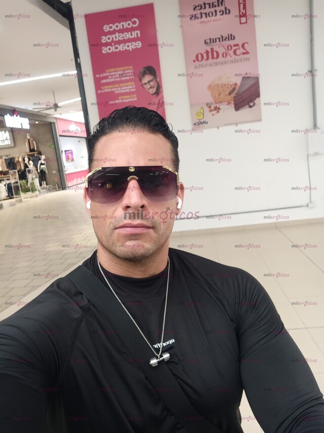 FOTOS DE OSCAR ZALAZAR MASAJISTA PROFESIONAL SHOW DE STRIPPER SEGURIDAD Y PREPARADOFÍSICO