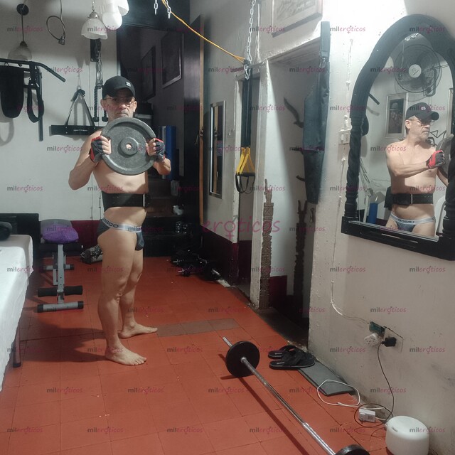 FOTOS DE MASAJISTA VETERANO PASIVO 61 AÑOS APARTA ESTUDIO PRIVADO MEDELLÍN