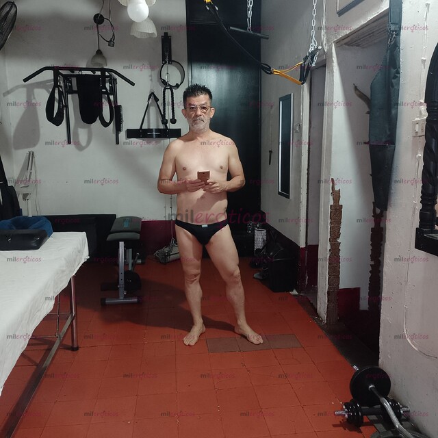 FOTOS DE MASAJISTA VETERANO EN MASAJES PASIVO 61 AÑOS MEDELLÍN