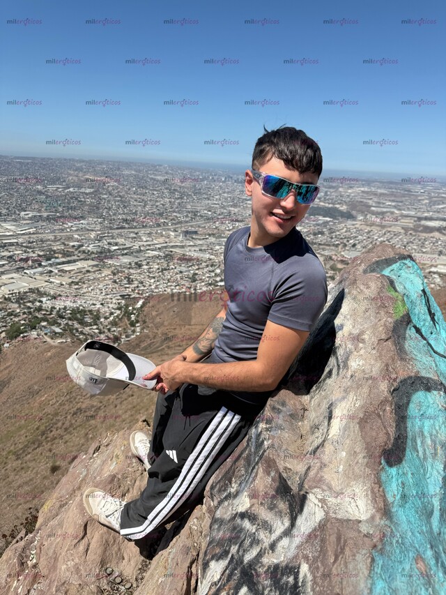 FOTOS DE QUIERO SACAR MI LECHE ME AYUDAS CON TU CULO?????