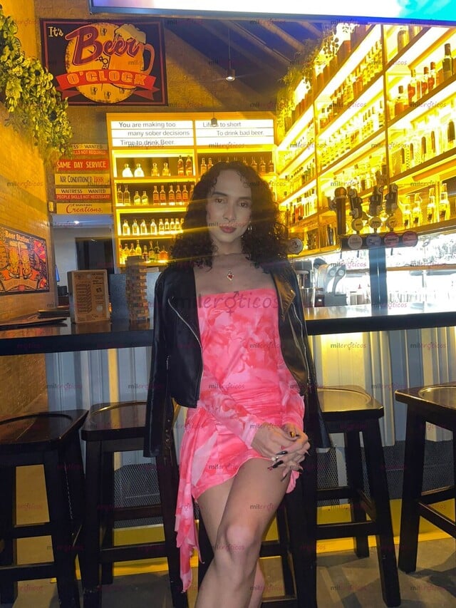 FOTOS DE UNA FLACA LLENA DE PASION PARA TI, CON GANASA DE HACERTE LLEGAR Y VER TU DESEO.