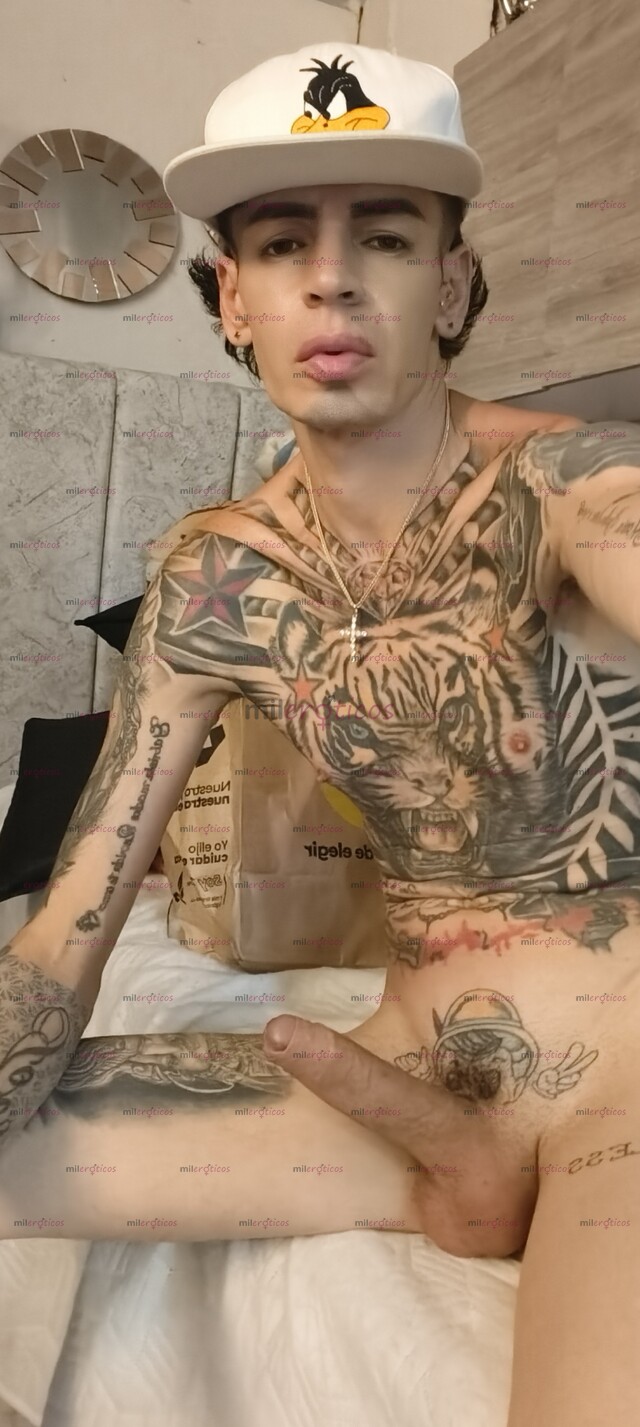 FOTOS DE FLACO BLANCO TATUADO ACTIVO MORBOSO FETICHERO