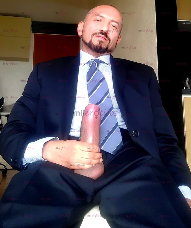 FOTOS DE SOY ULISES CHACAL, TENGO EL MIEMBRO MÁS GRUESO Y POTENTE QUE HAYAS PROBADO.
