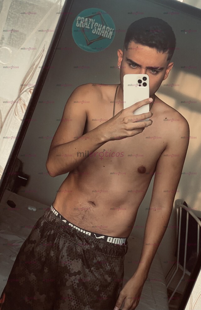 FOTOS DE JOVEN CON SITIO EN ARMENIA POR EL PARQUE SUCRE SOY VERSÁTIL ESCRÍBEME