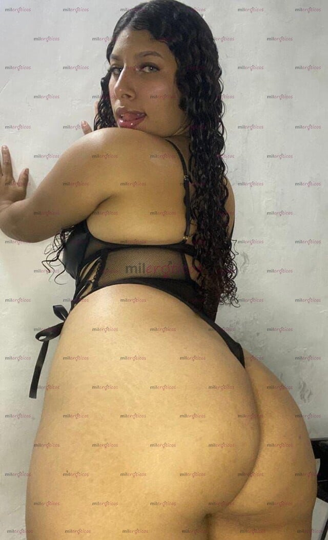 FOTOS DE HERMOSA MORENA CRESPA, CULO GRANDE Y TETAS HERMOSAS
