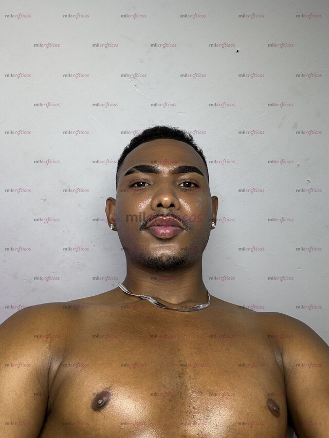 FOTOS DE SOY UN CHICO NEGRO ALTO SIMPÁTICO BUENA POLLA BUEN CULO VEN Y DIVIÉRTETE CONMIGO