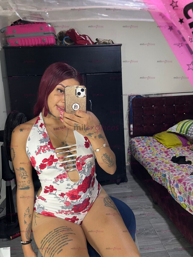 FOTOS DE OLA SOY ALEJA TATUADA CON 23 AÑOS PELIS ROJA