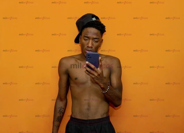 FOTOS DE JOVEN NEGRO DOTADO SÚPER DETONADOR ME ENCANTA SATISFACER A UNA MUJER
