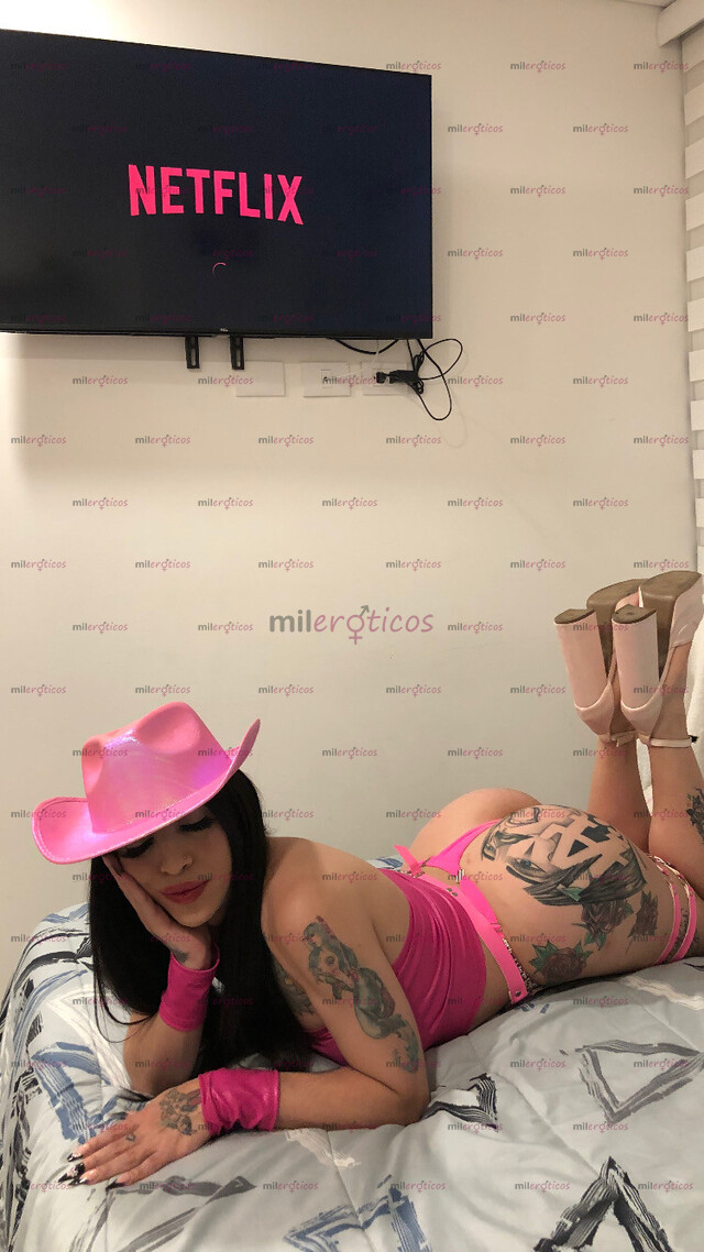 FOTOS DE BARBIE PELINEGRA CON APARTAMENTO Y PARQUEADERO PRIVADO EN LA POLA (CENTRO)