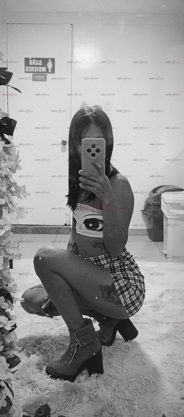 FOTOS DE SOLO DOMICILIO, MI NOMBRE ES LORENA Y TENGO MUCHAS GANAS DE CONOCERTE.