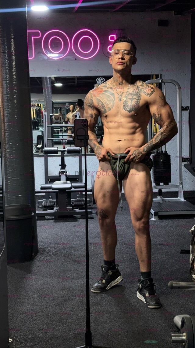 FOTOS DE MACHO CALIENTE MORBOSO,BRASOS GRANDES Y VERGA LECHERA