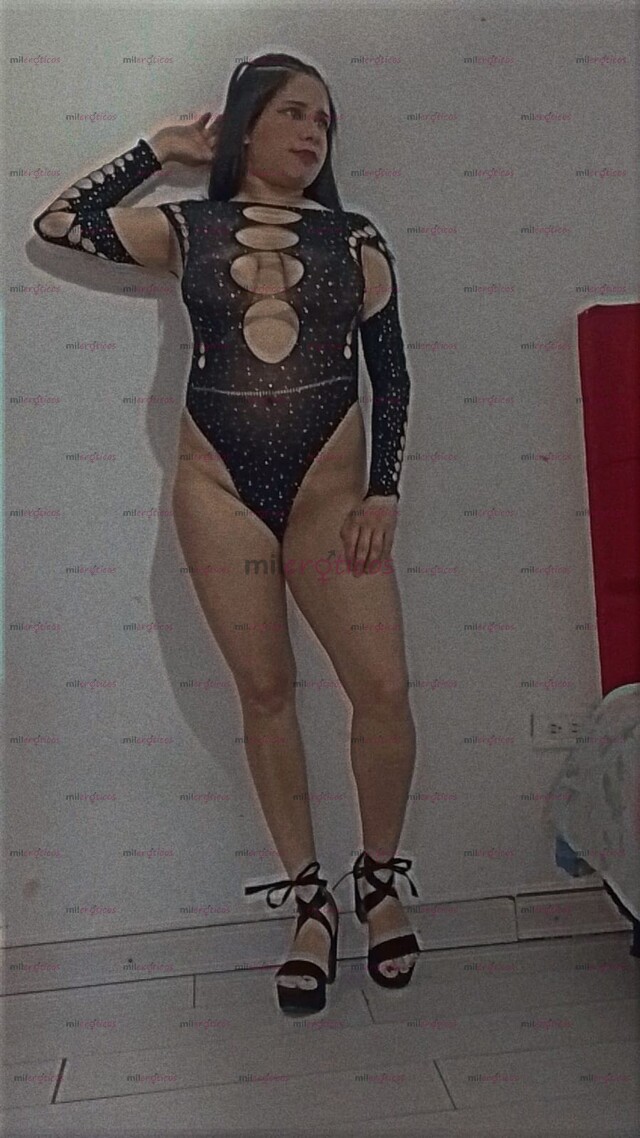 FOTOS DE ALEXANDRA, SOY ADICTA AL SEXO, SOY UNA PERRITA EN LA CAMA