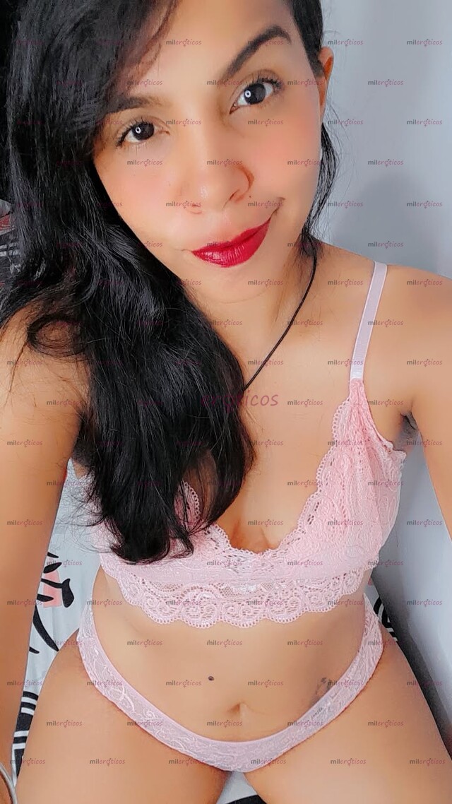 FOTOS DE DIVINA MORENA,FLACA CRESPA Y ALTA. APARTAMENTO PRIVADO Y DOMICILIOS DISPONIBLE